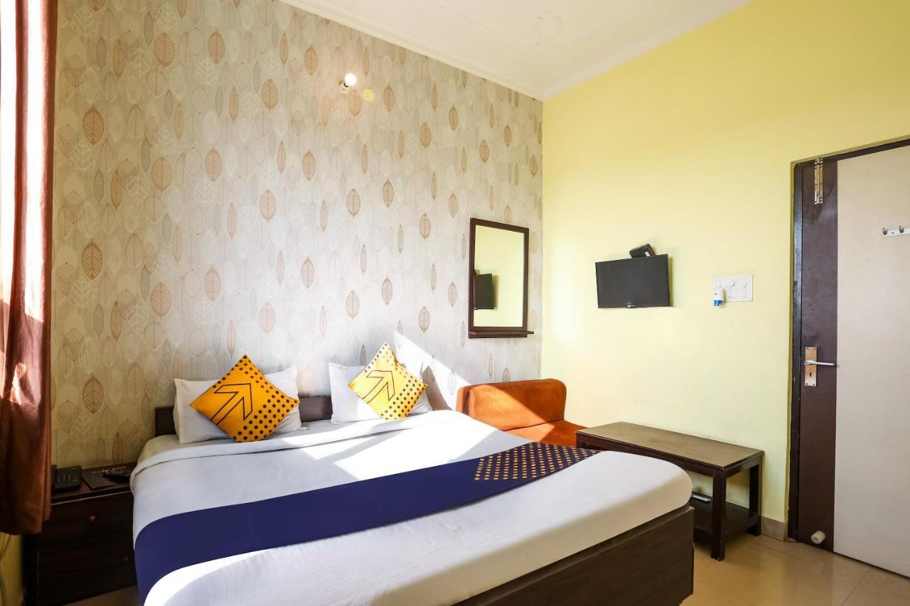 Spot On 72060 Hotel Kaushik Kakarmatha 외부 사진