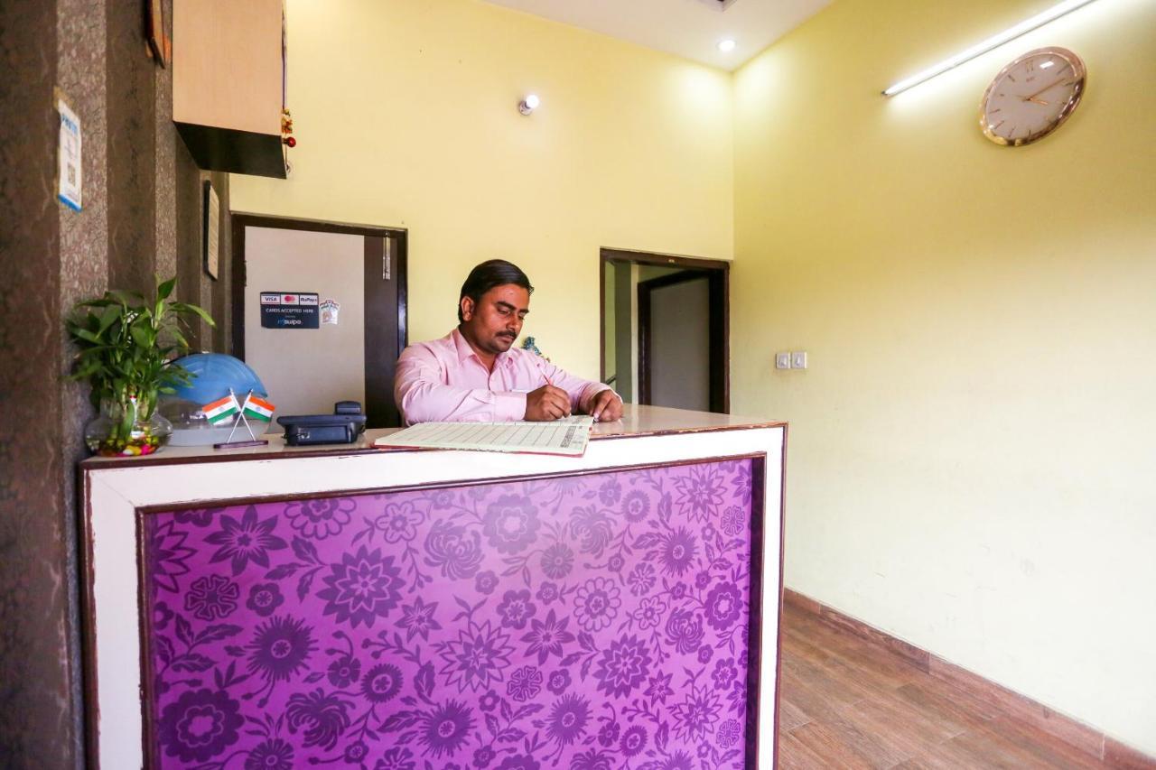 Spot On 72060 Hotel Kaushik Kakarmatha 외부 사진