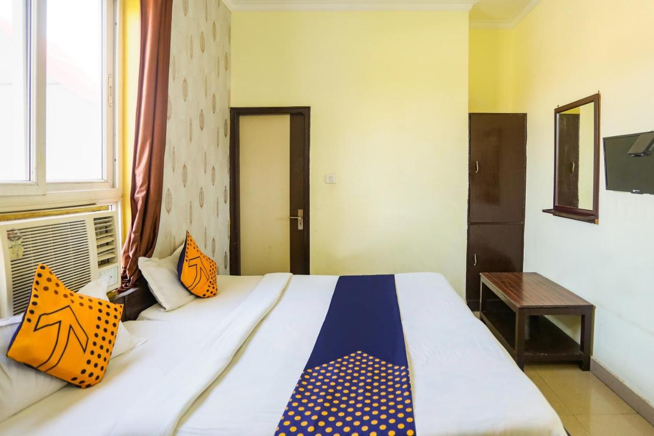 Spot On 72060 Hotel Kaushik Kakarmatha 외부 사진